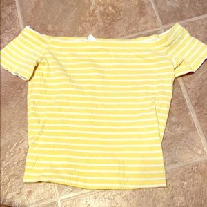 off the shoulder crop top ✨